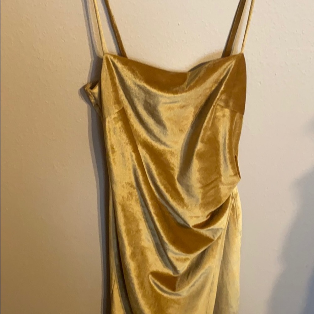 Mustard yellow velvet ruched midi dress